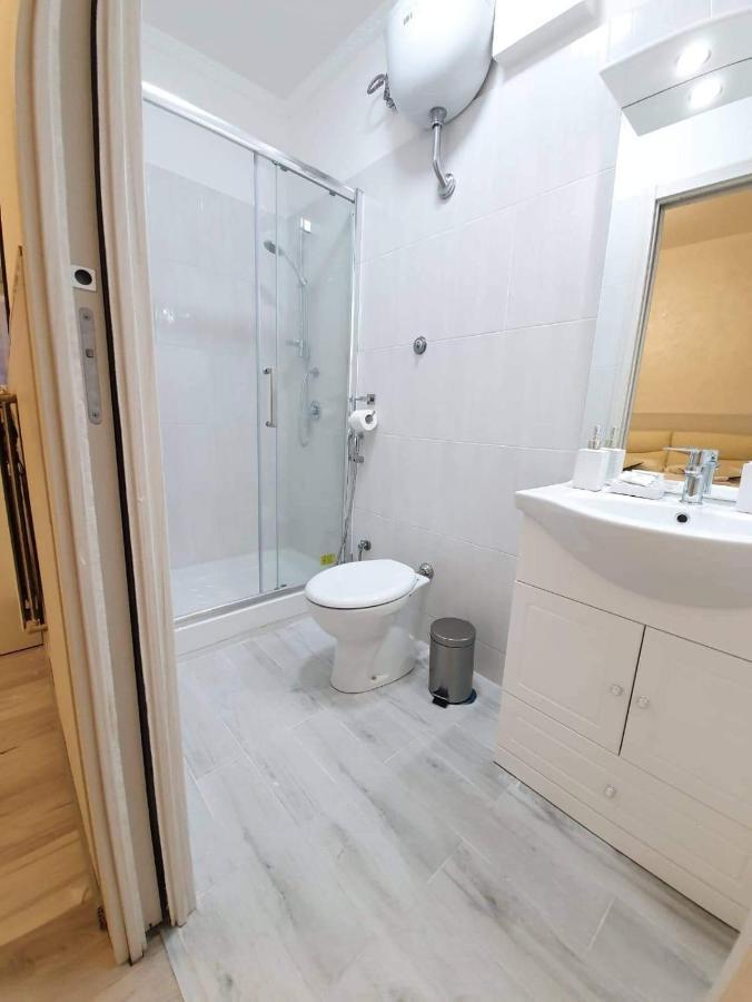 Oscar Suite Home Рим Екстериор снимка